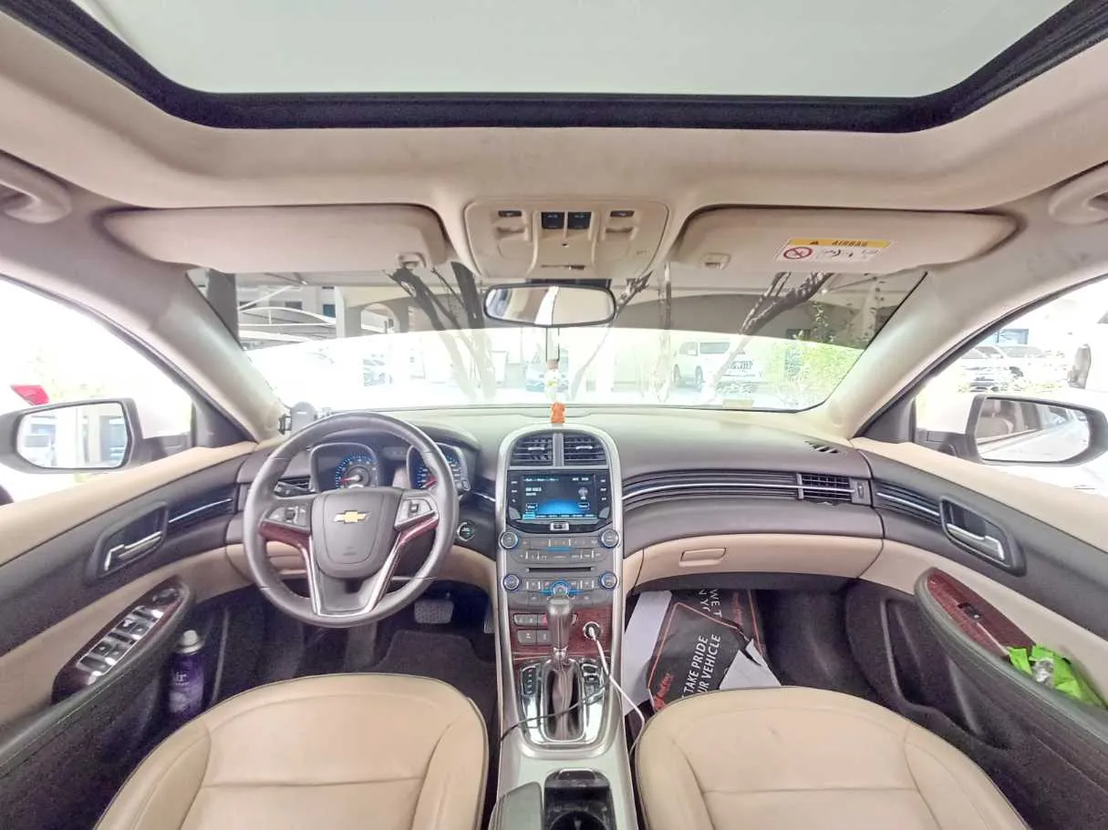 Car image 18