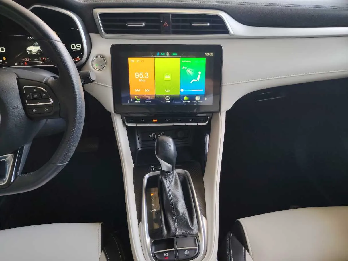 Car image 26