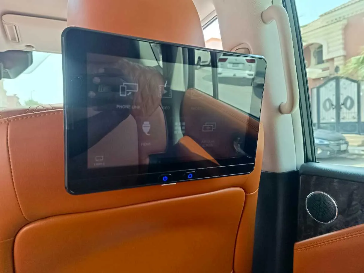 Car image 38