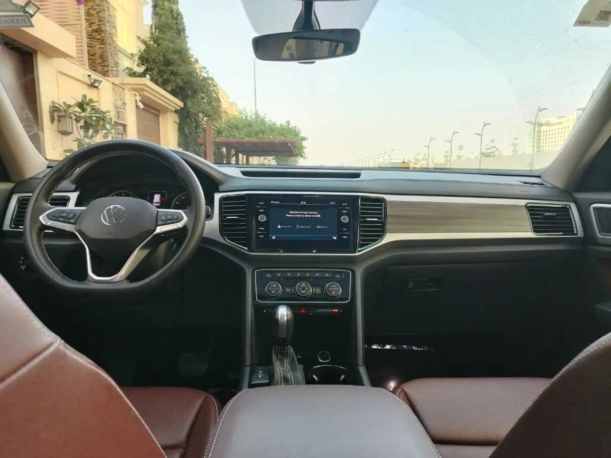 Car image 22