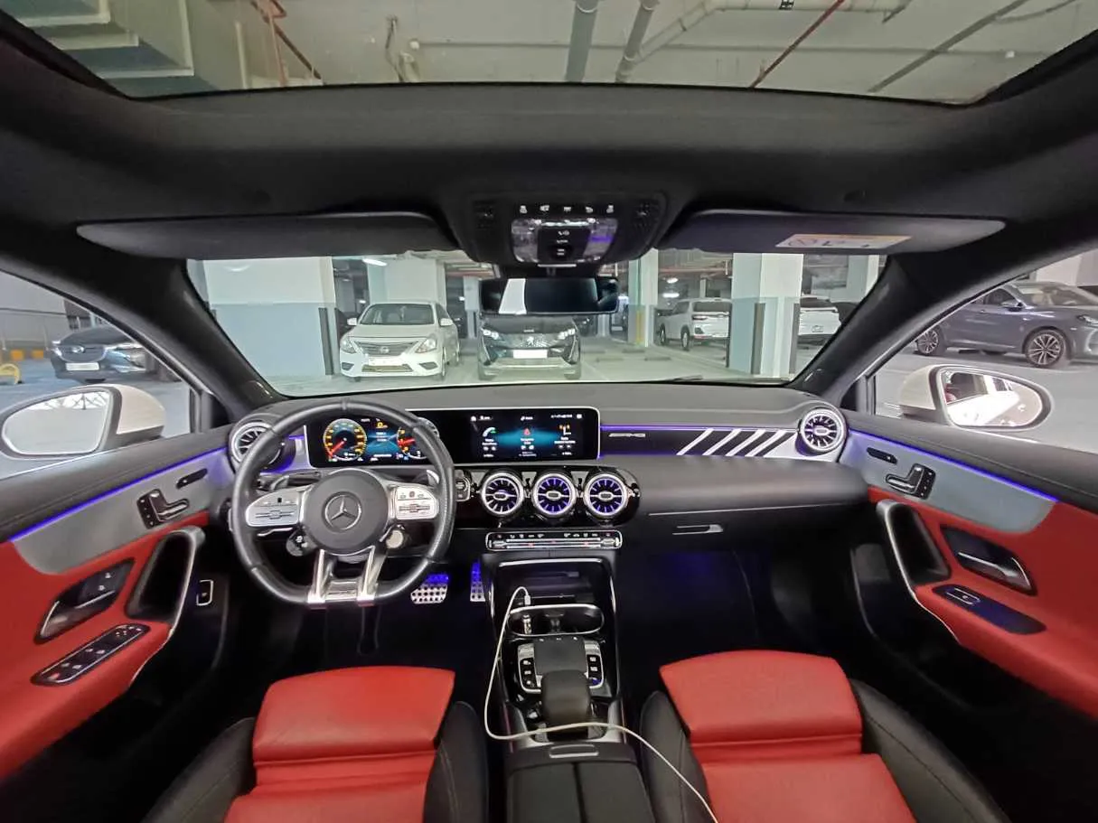 Car image 17
