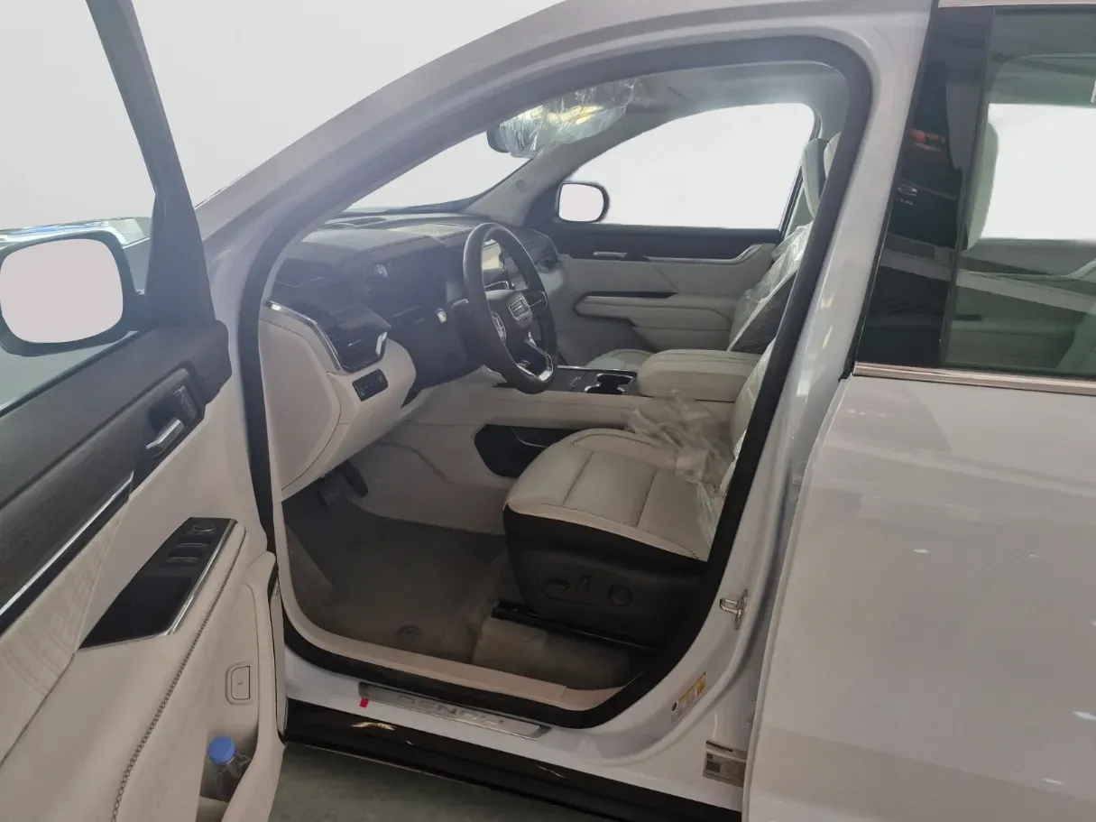 Car image 6