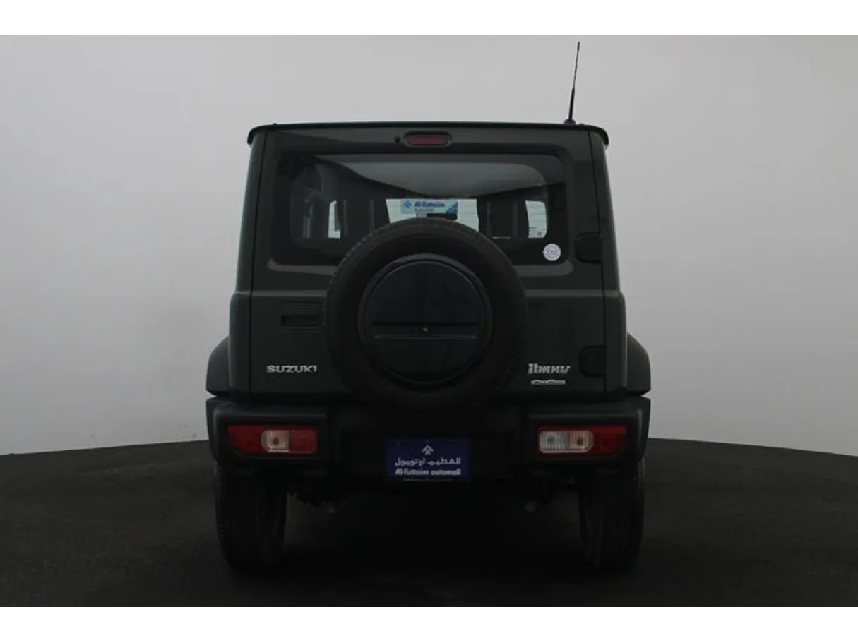 Car image 12