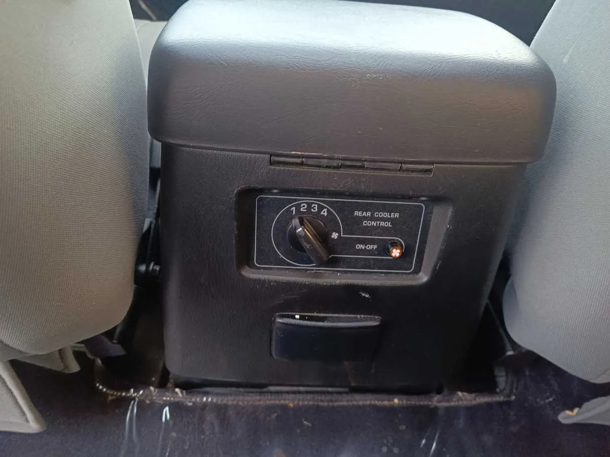 Car image 28