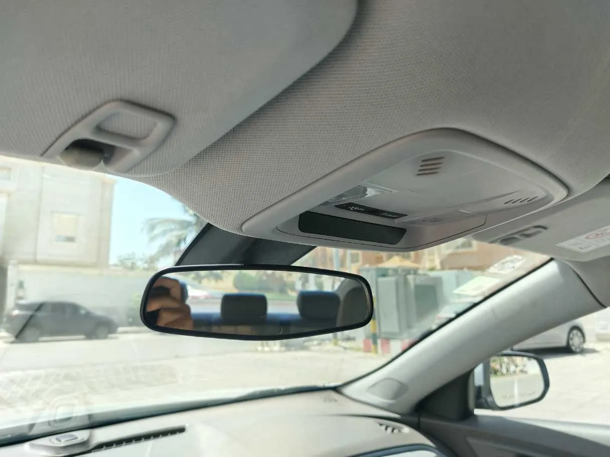 Car image 31