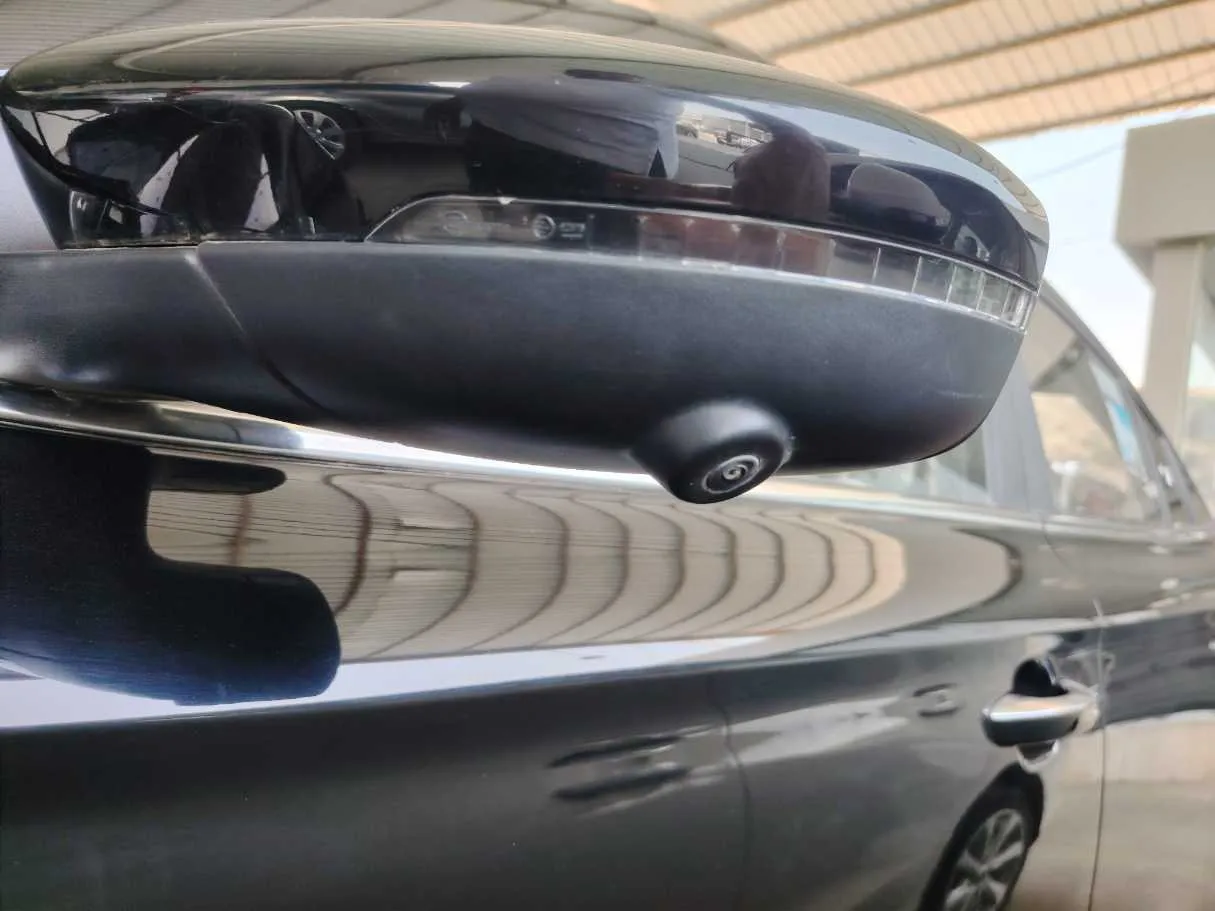 Car image 11