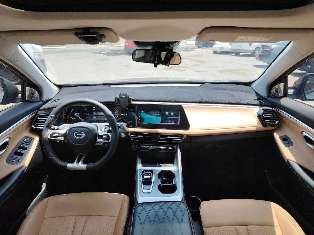 Car image 19