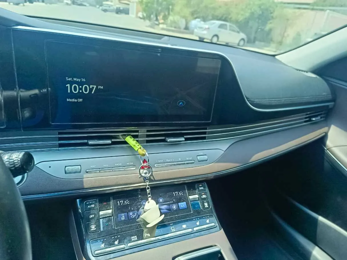 Car image 22