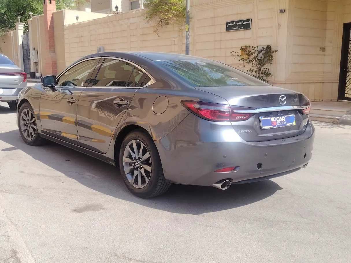 Car image 7
