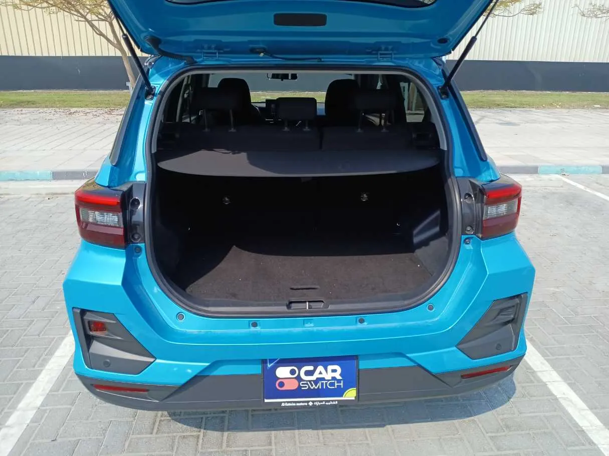 Car image 19