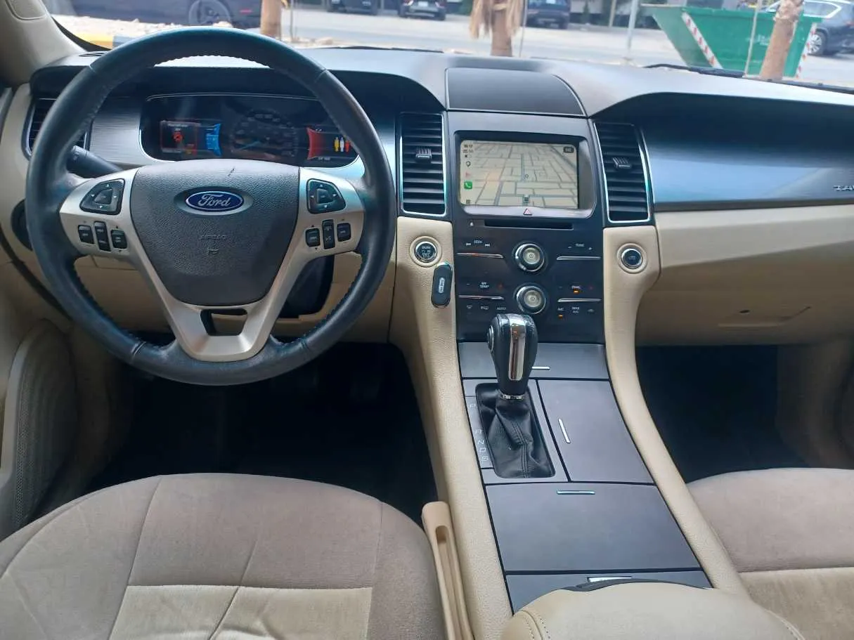 Car image 16