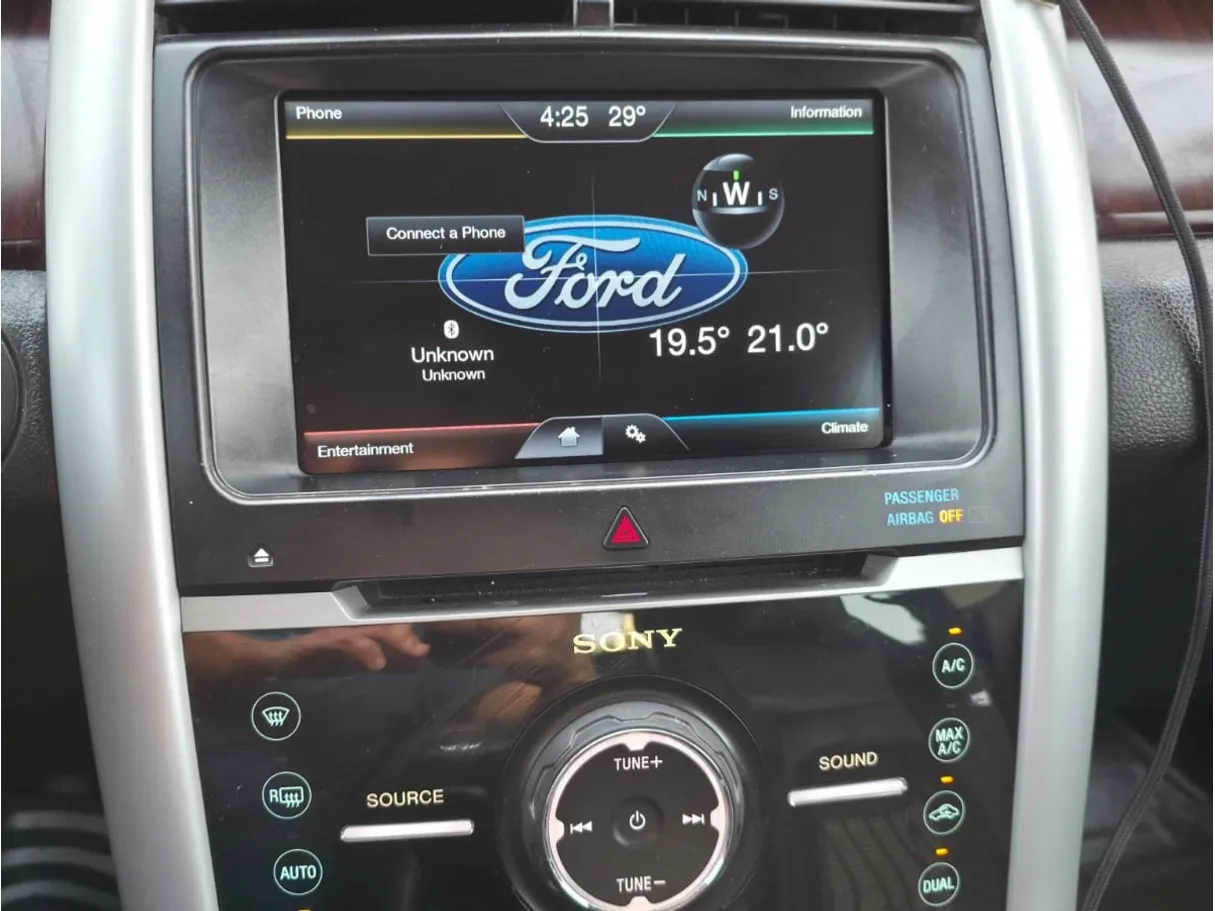 Car image 10