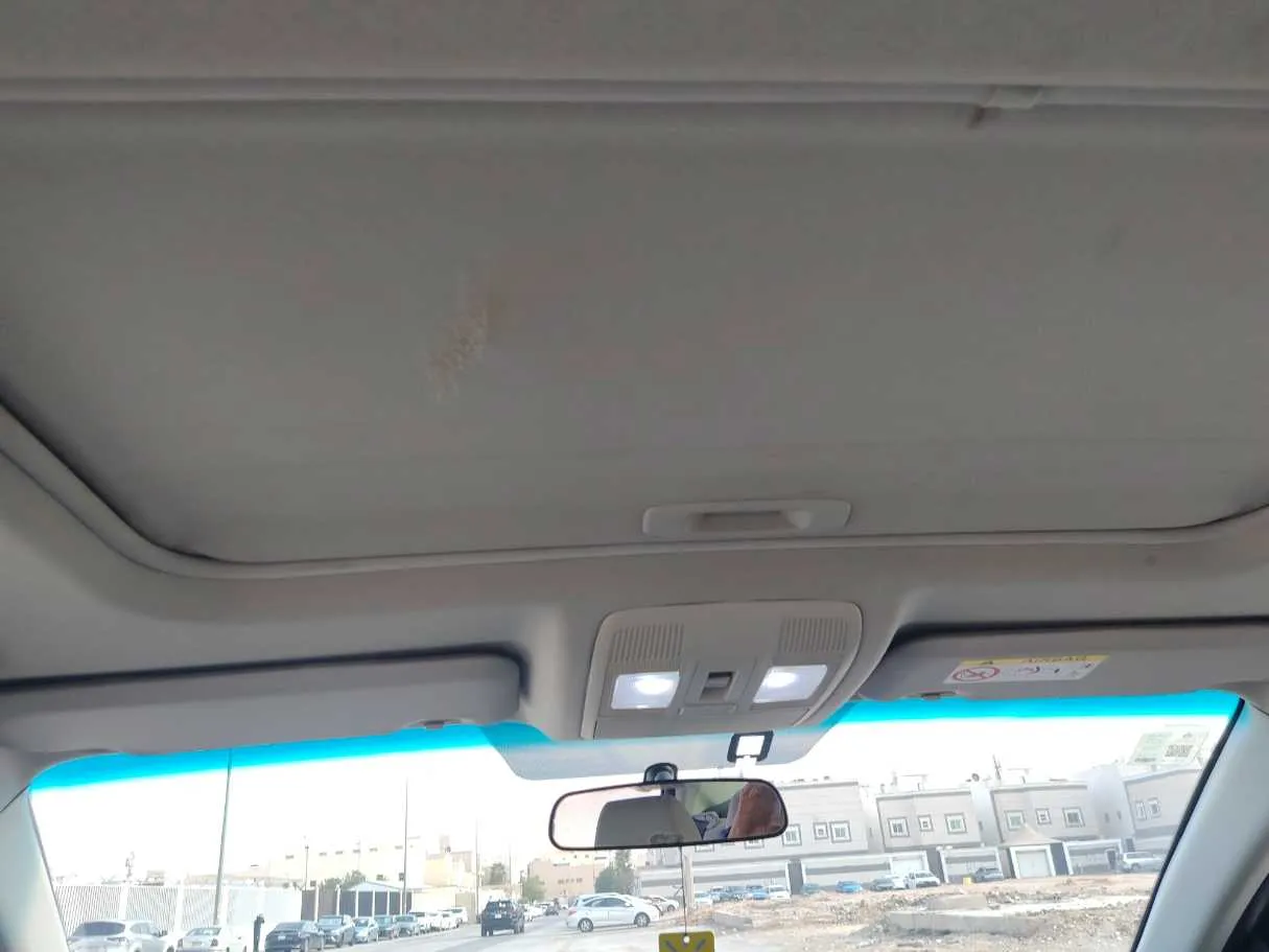 Car image 28