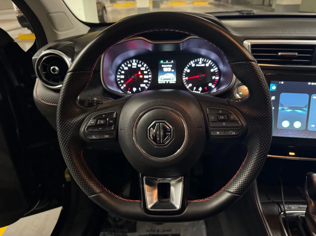 Car image 17