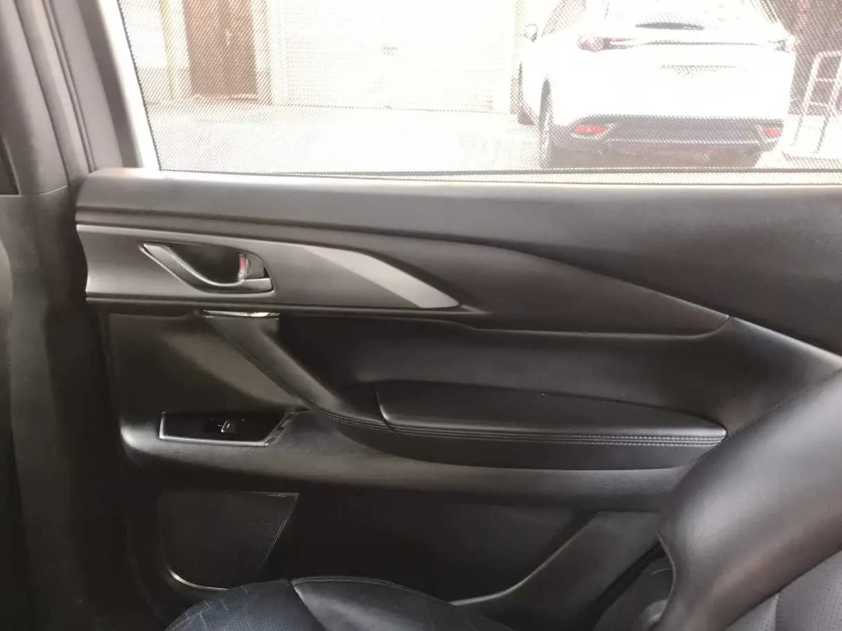 Car image 33