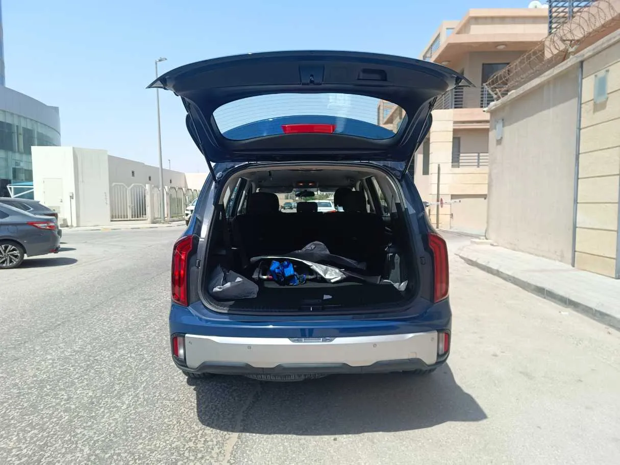 Car image 28