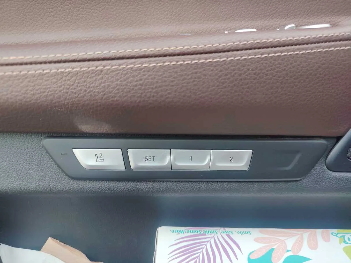 Car image 29