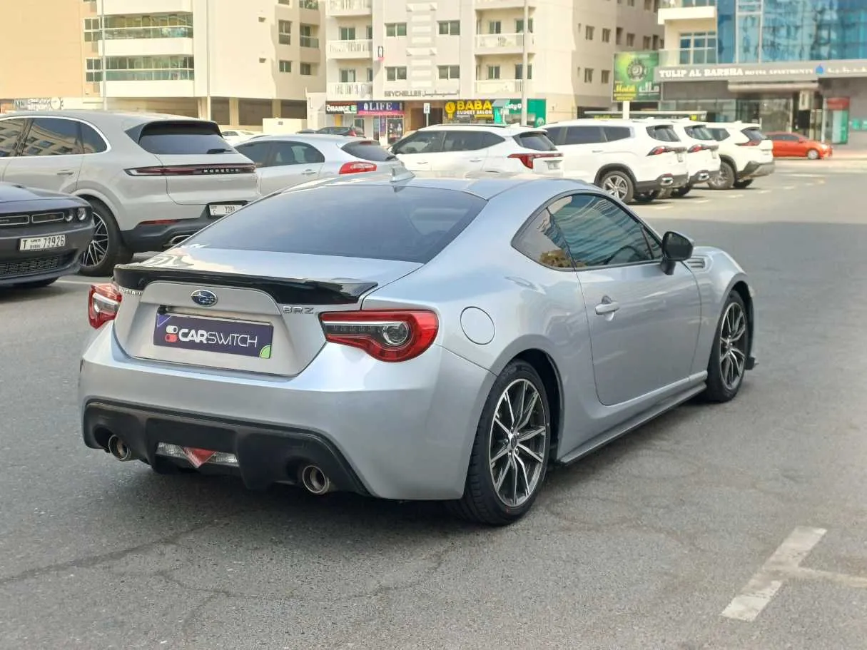 Car image 5