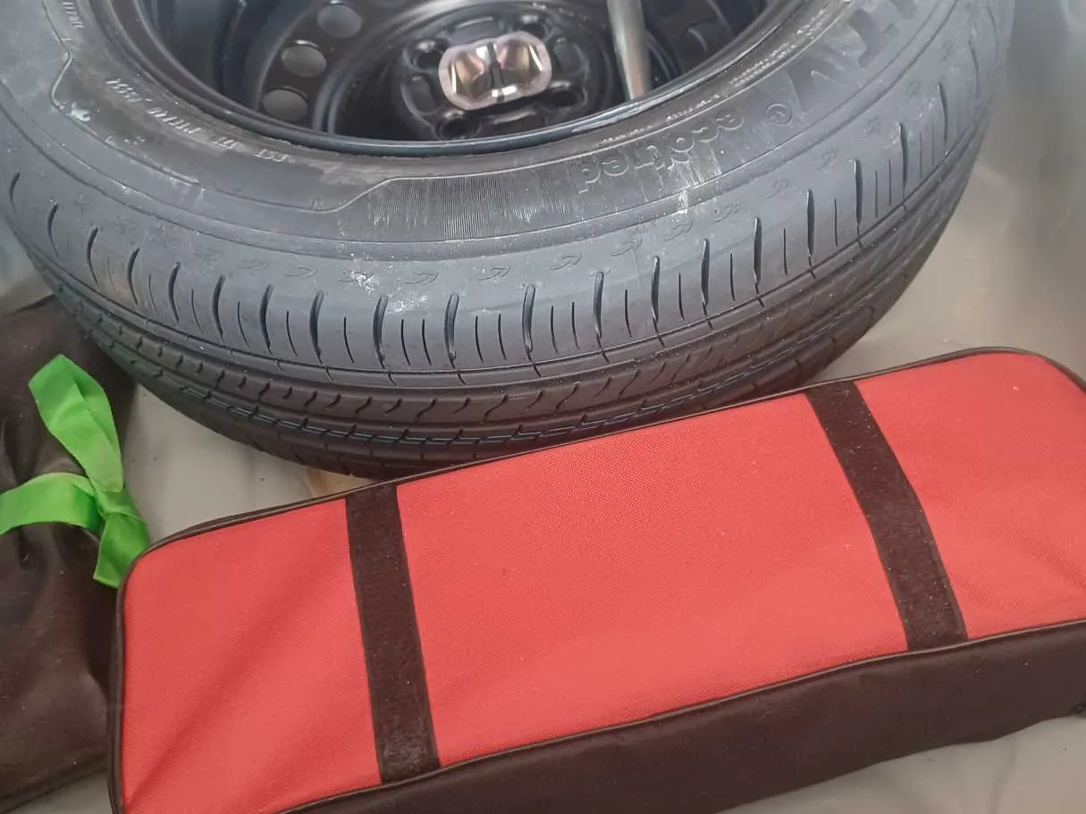 Car image 21