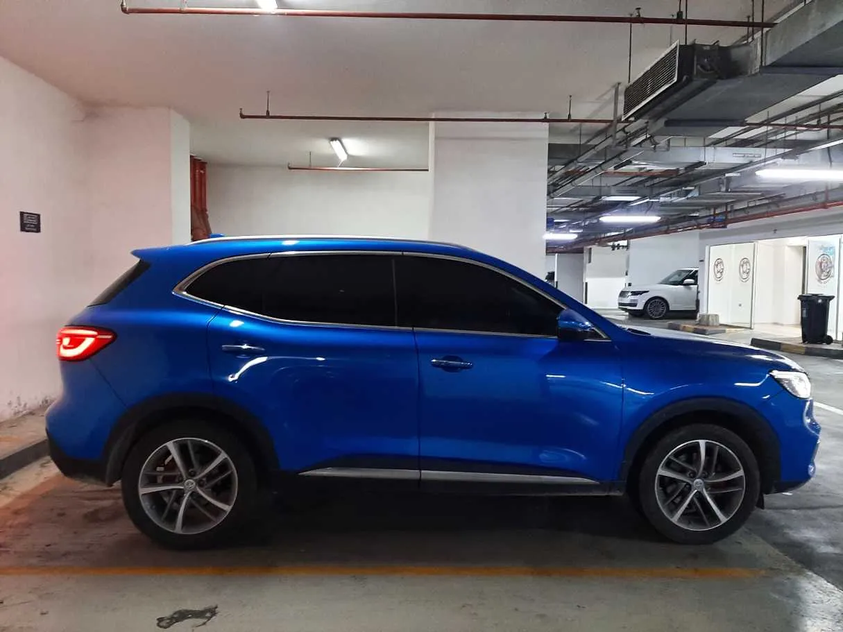 Car image 8