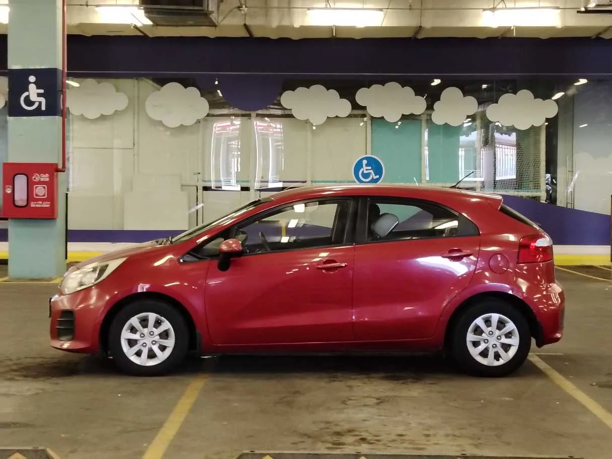 Car image 8