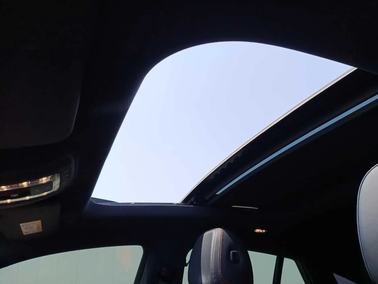 Car image 23