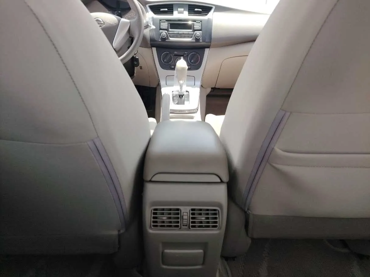 Car image 24