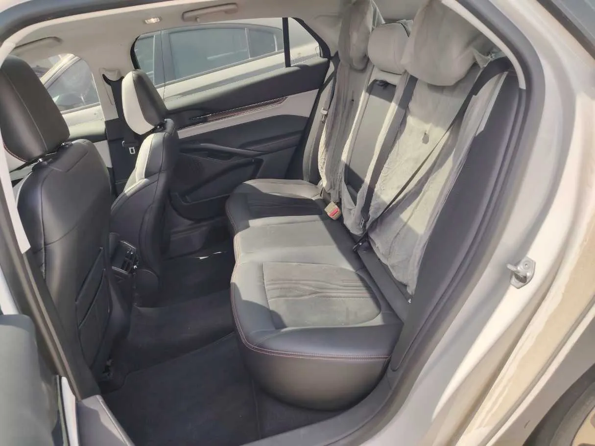 Car image 22