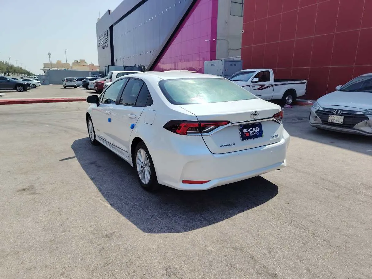 Car image 7
