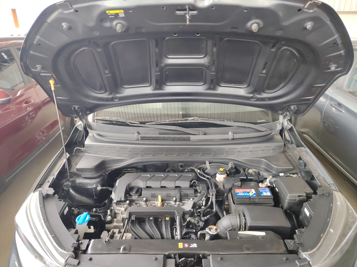 Car image 30