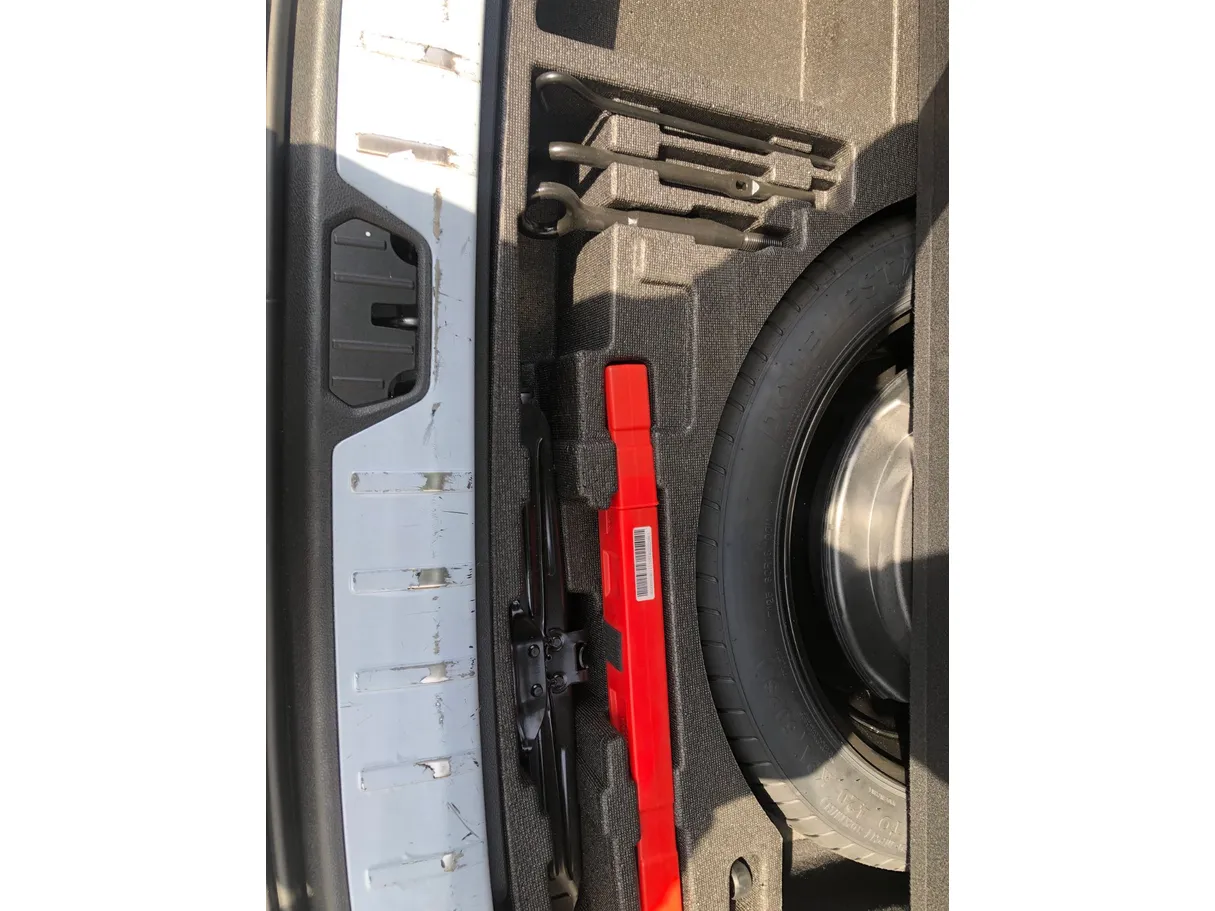 Car image 22