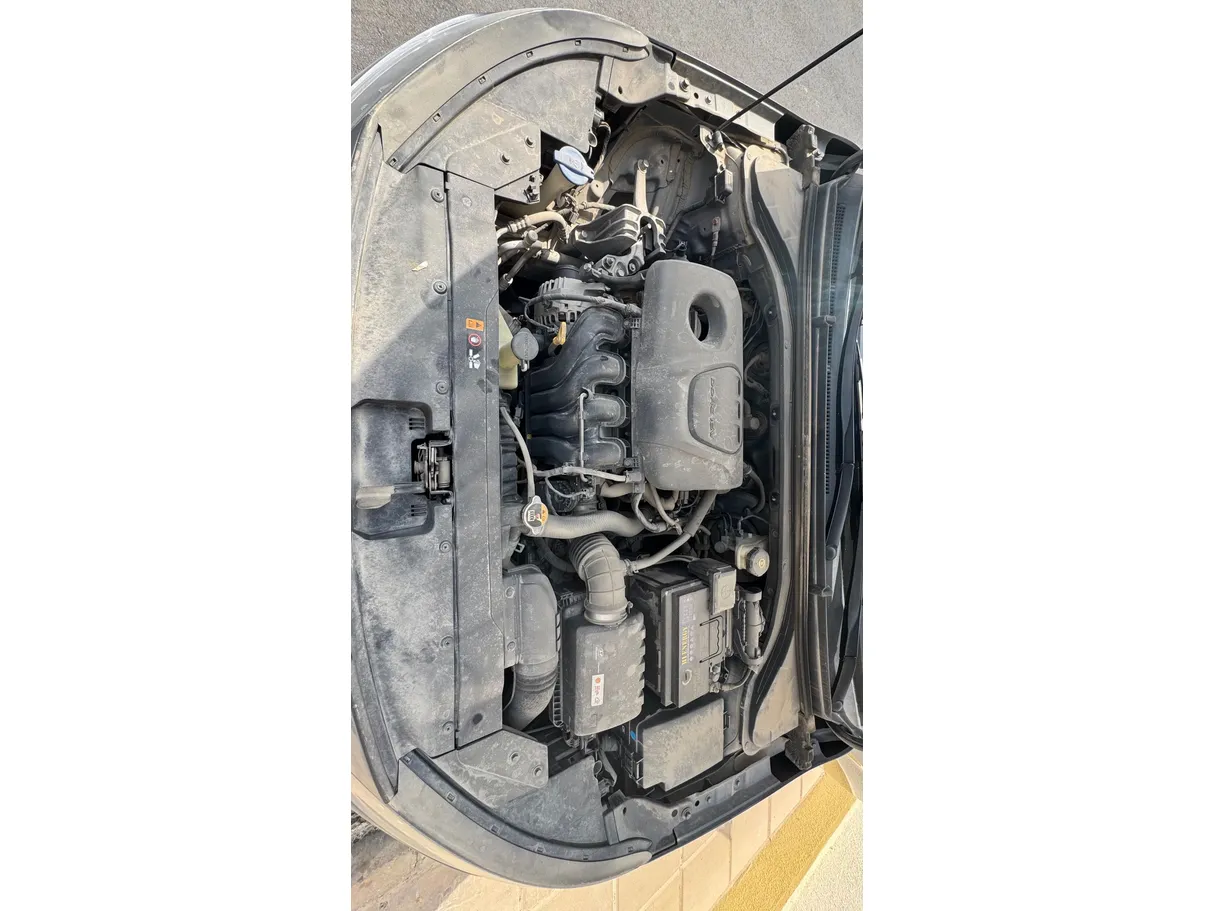 Car image 25