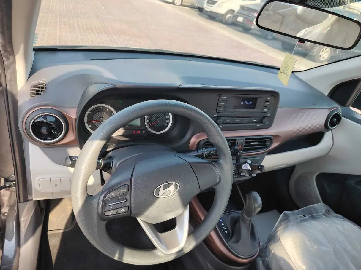 Car image 13