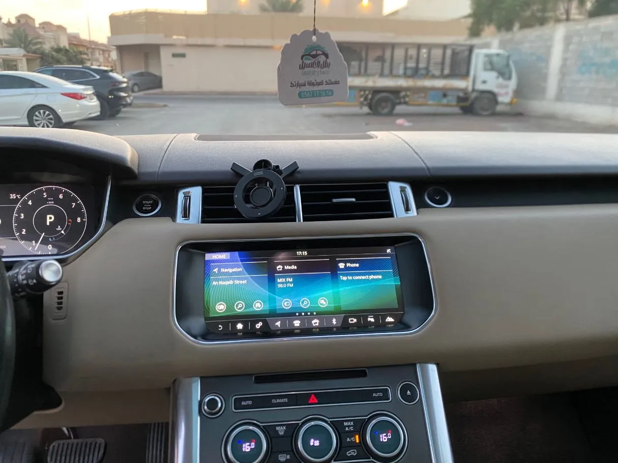 Car image 17