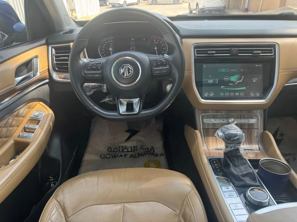 Car image 15