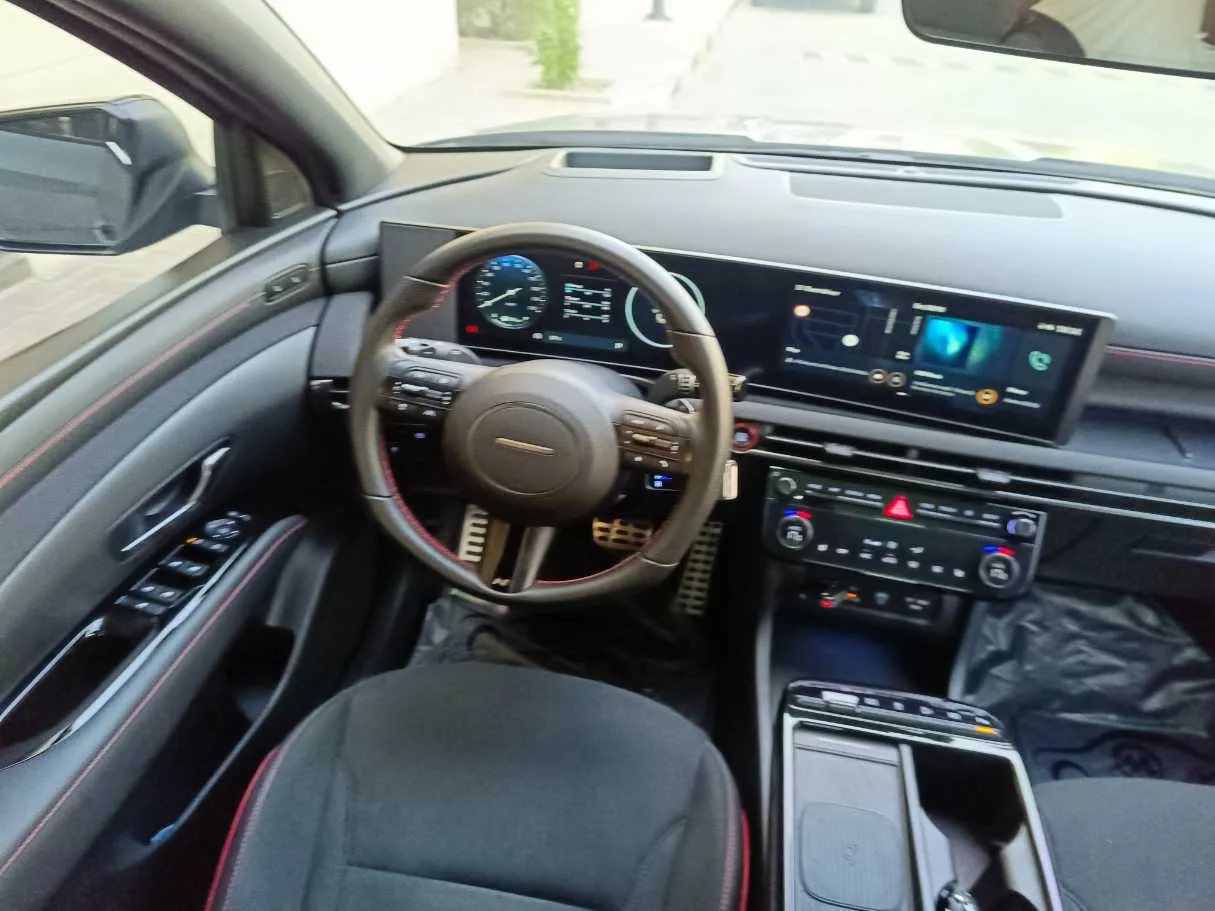 Car image 19