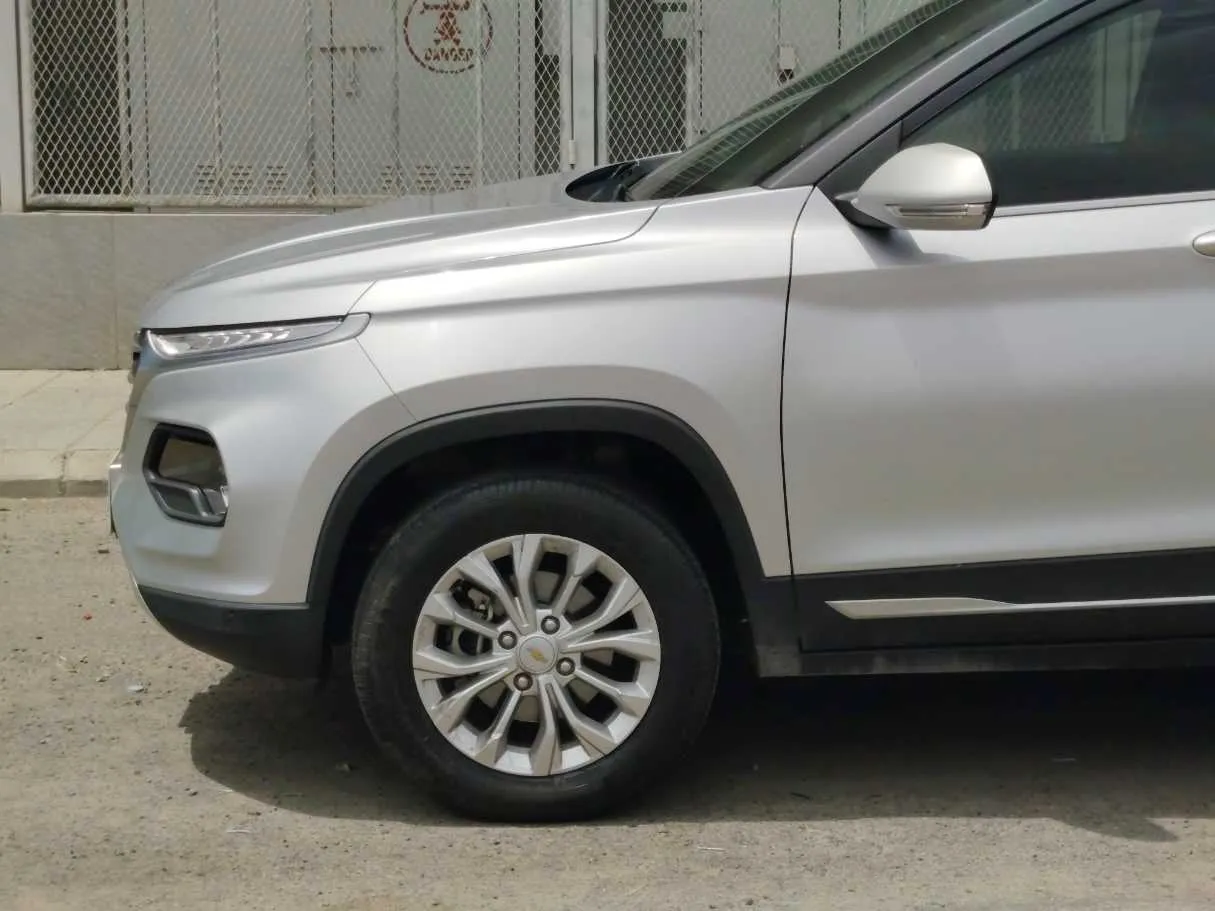 Car image 8