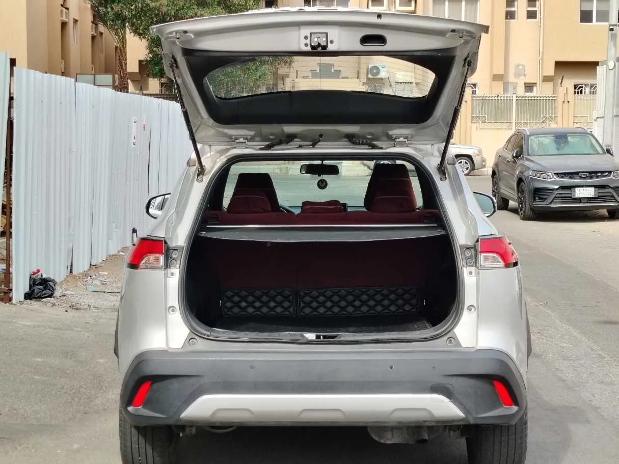 Car image 30