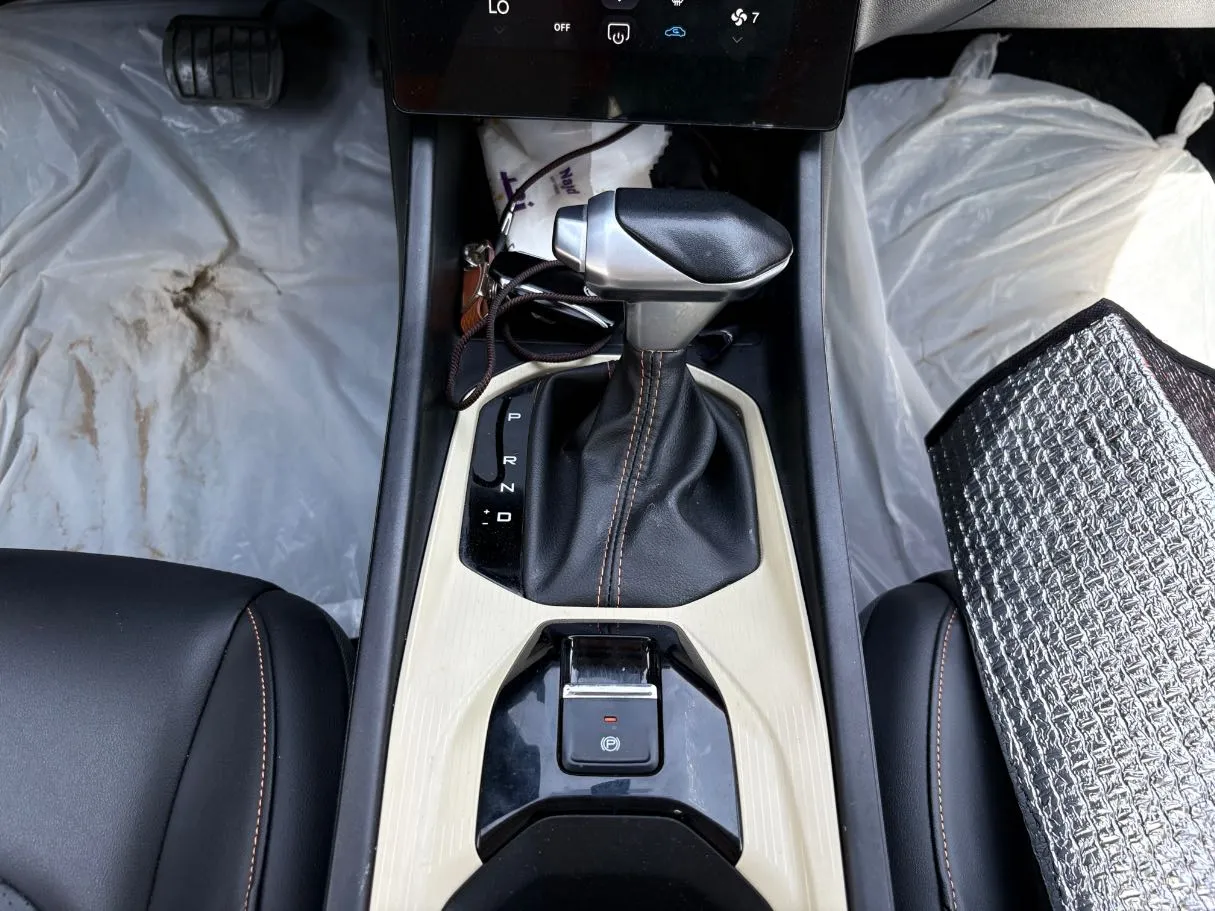 Car image 20