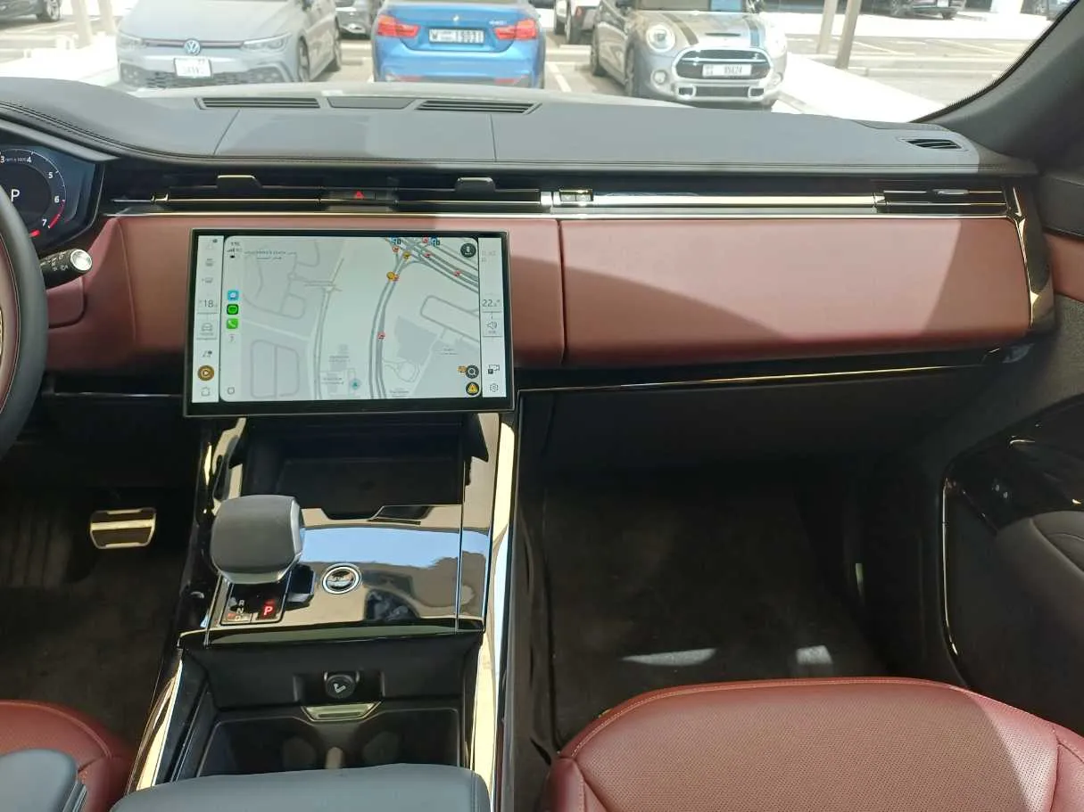 Car image 16