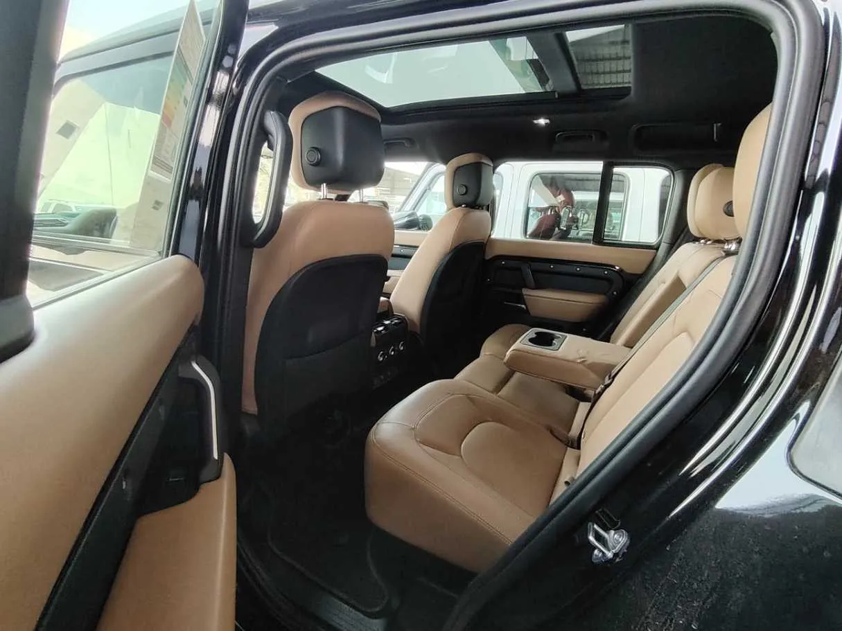 Car image 21