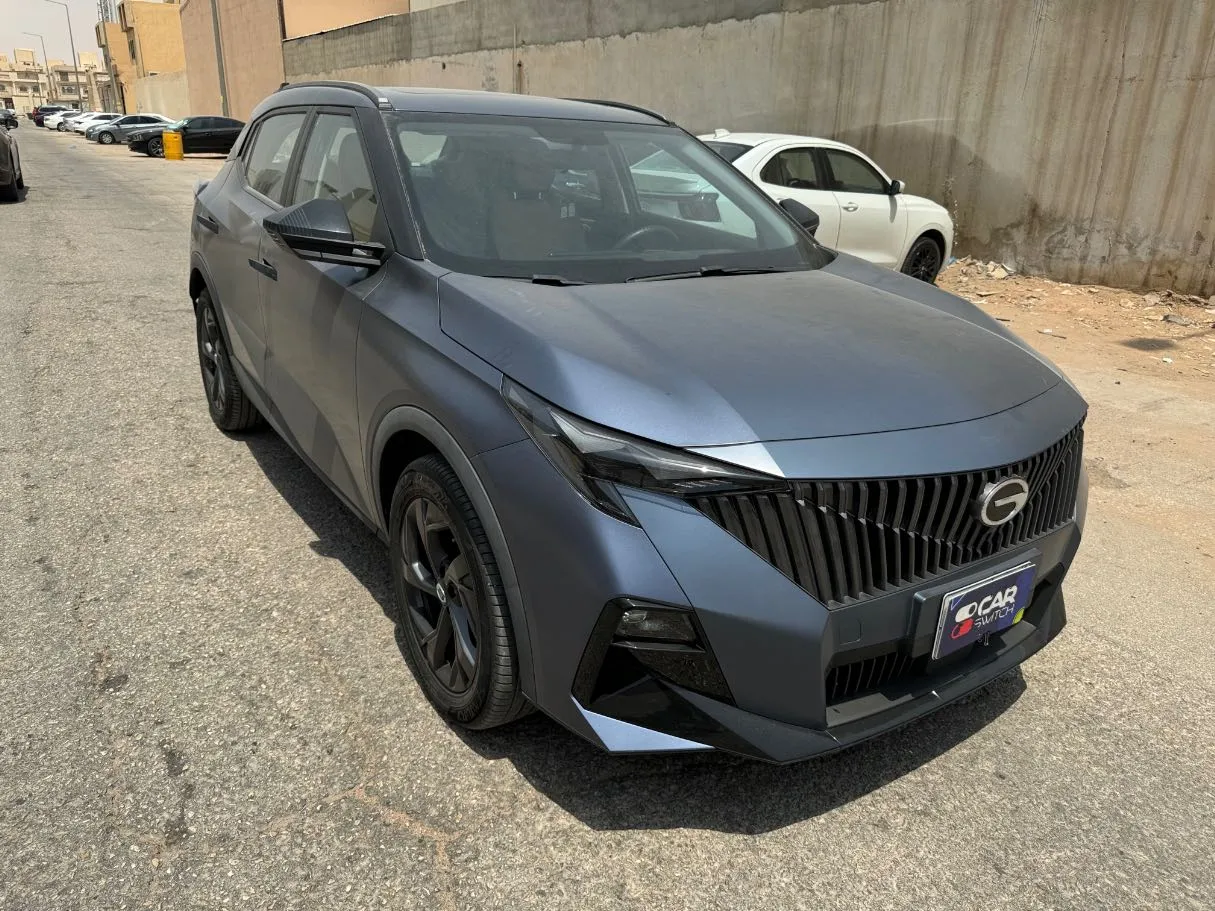 Car image 3