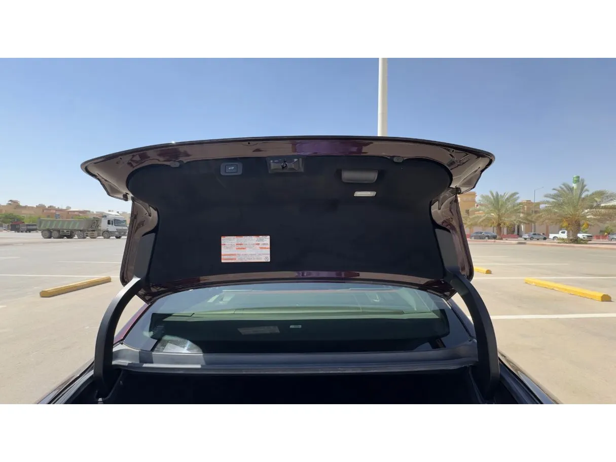 Car image 21