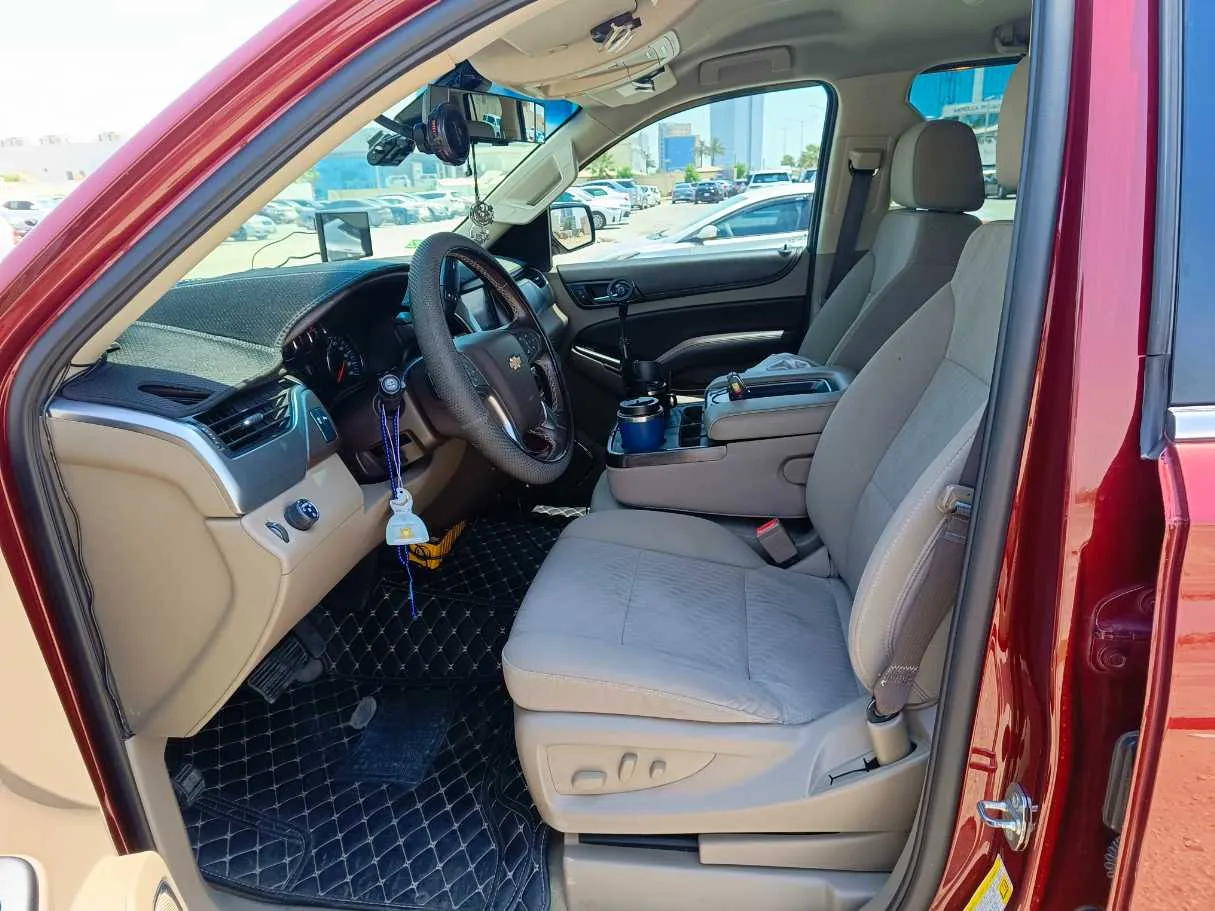 Car image 14
