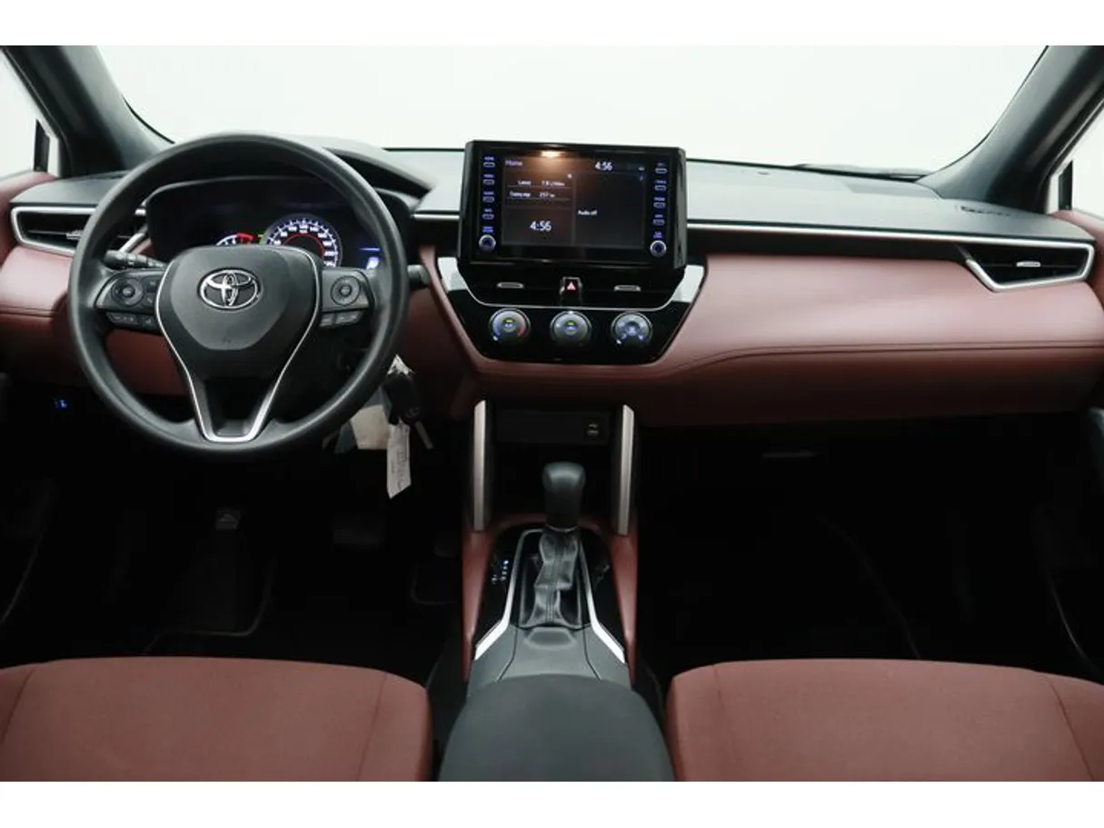 Car image 14