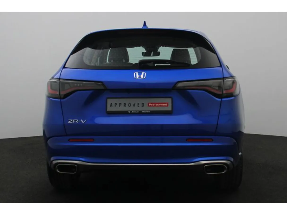Car image 12