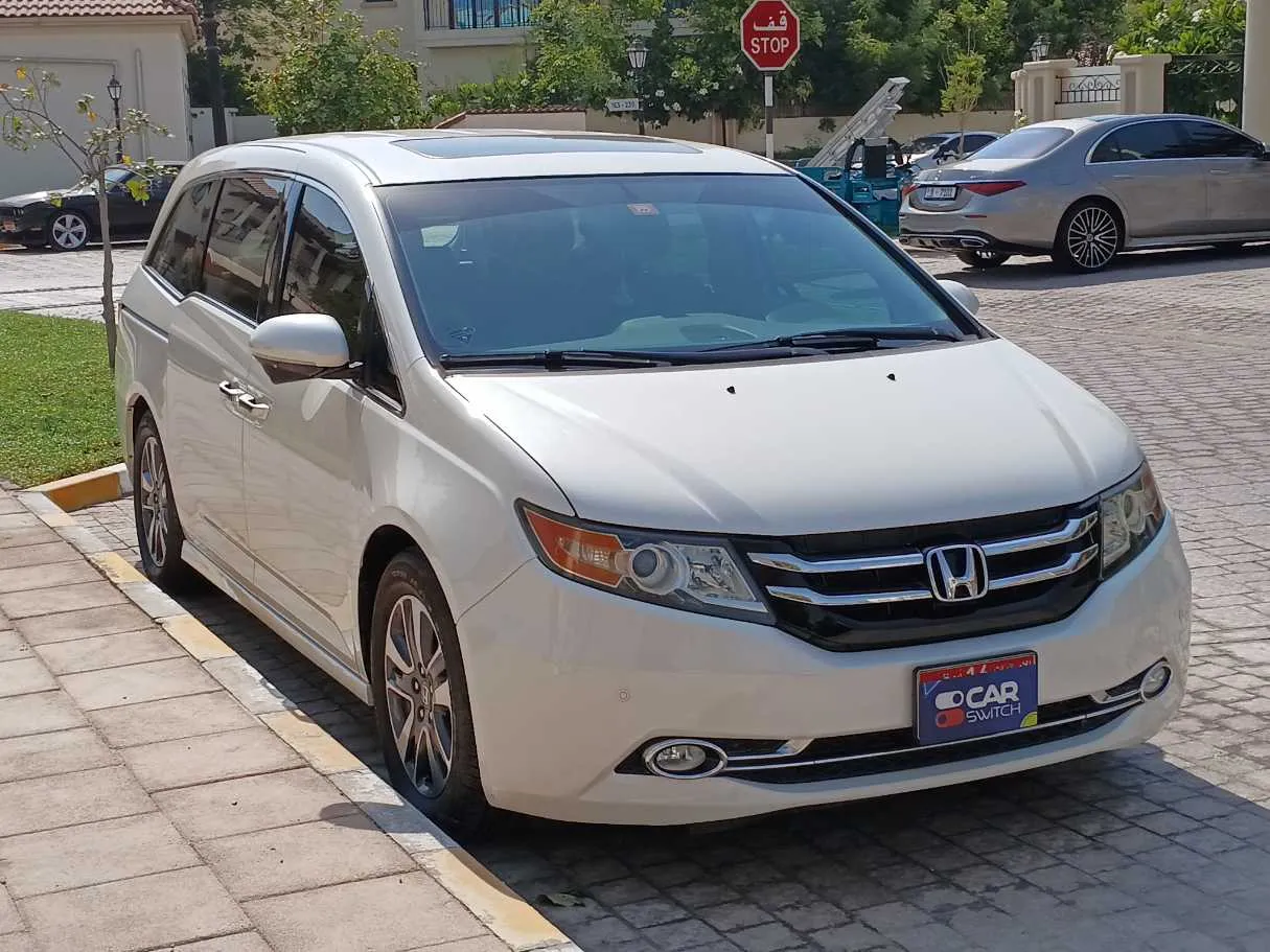 Car image 3