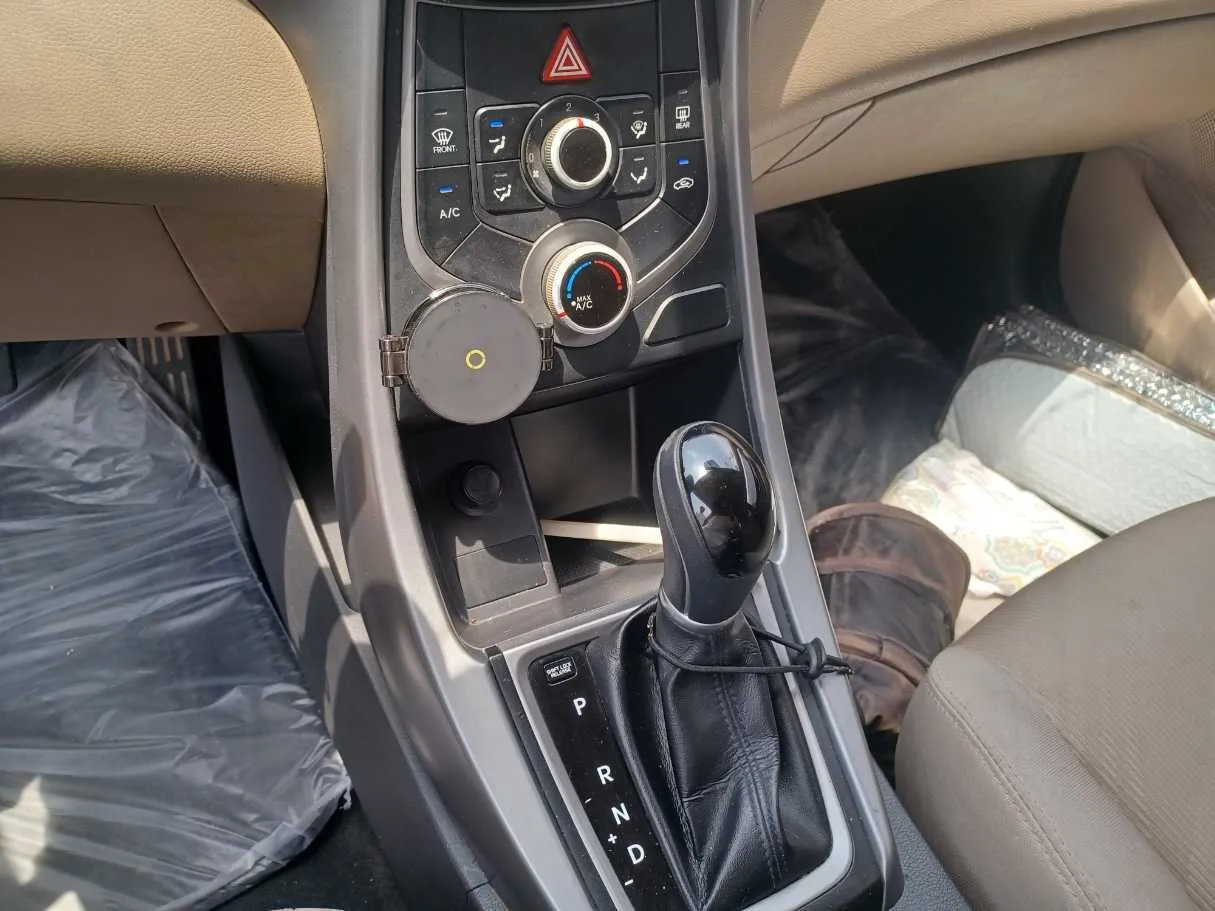Car image 17