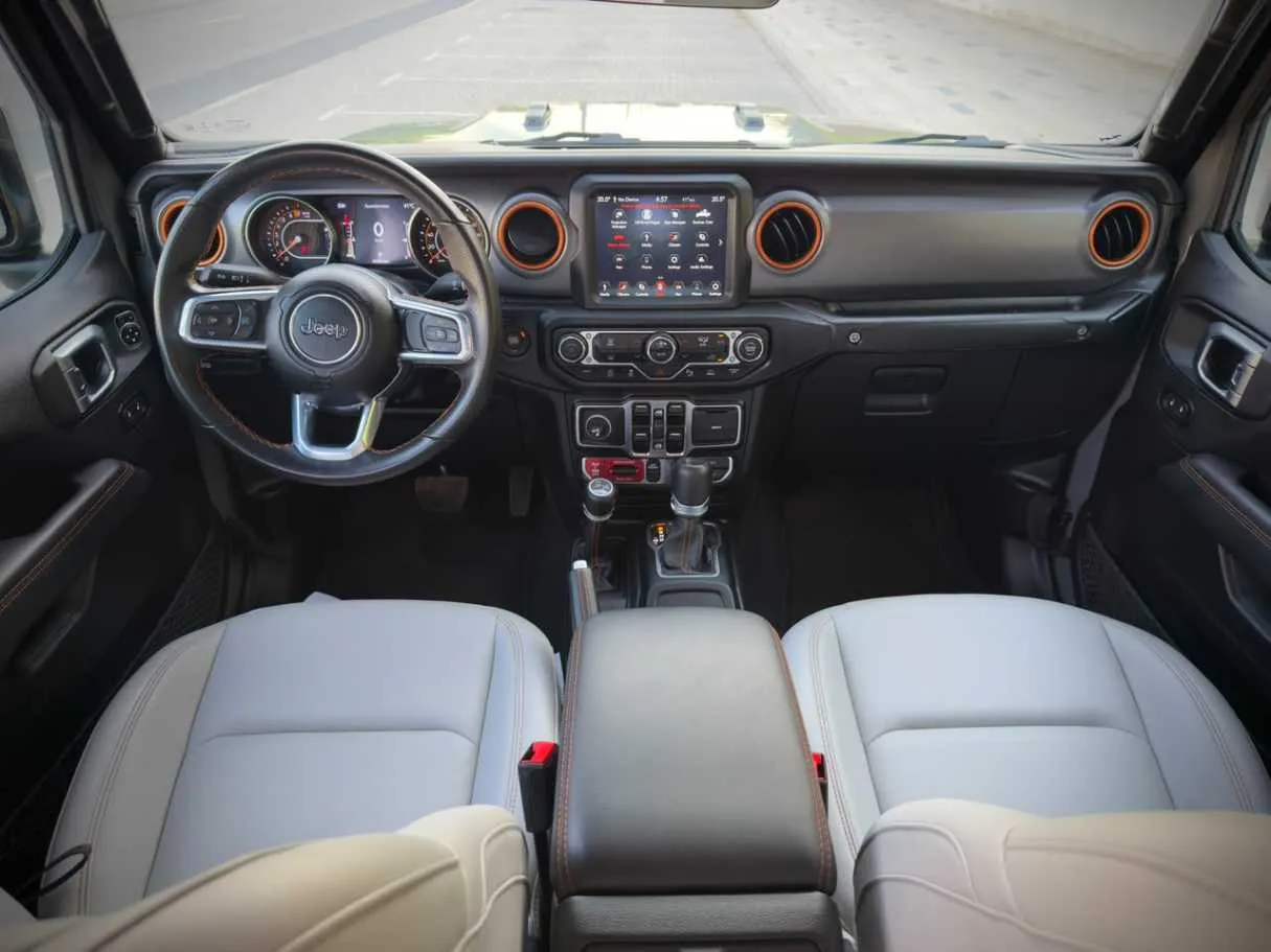 Car image 23
