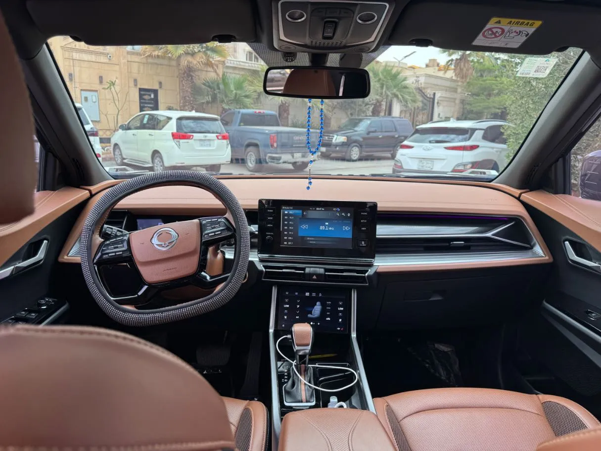 Car image 15